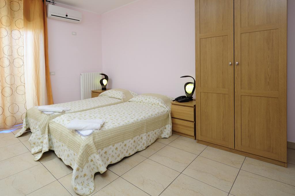 Hotel Acquaplanet Патерно Номер фото